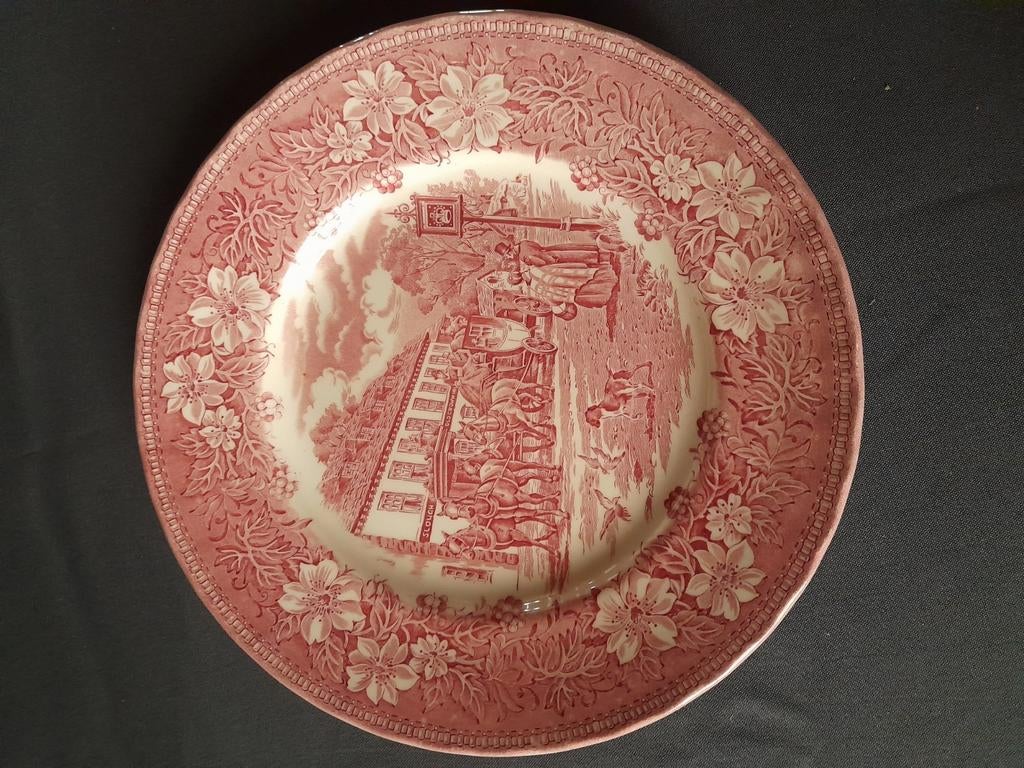 Royal Tudor Ware Coaching Taverns 1828 Bord, Ophalen of Verzenden