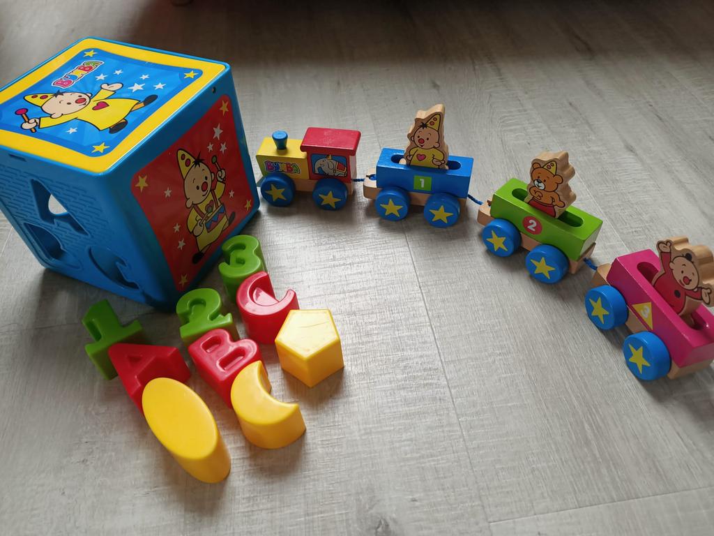 Pakket Bumba: treintje en vormentrommel, Kinderen en Baby's, Speelgoed | Overig, Ophalen of Verzenden, Gebruikt, Jongen of Meisje