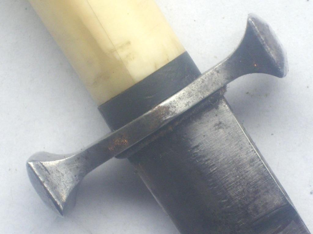 Dague de marine poignard-stylet (XIX siècle) lame à gravures, Envoi, Marine, Couteau ou Poignard