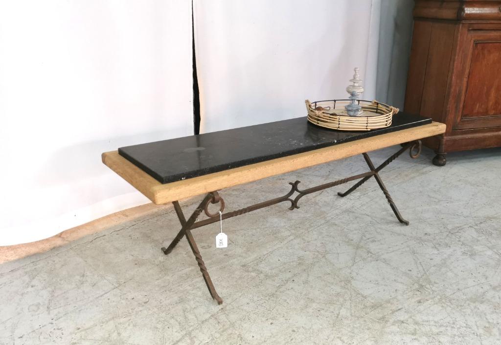 Lange oude ijzeren salontafel met marmer en eik L 140 B 45, Ophalen