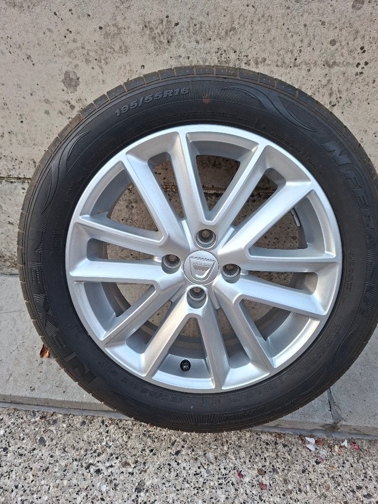 4 jantes + 4 pneus 16 pouces pour Renault/Dacia, Autos : Pièces & Accessoires, Pneus & Jantes, Pneus et Jantes, Pneus été, 16 pouces