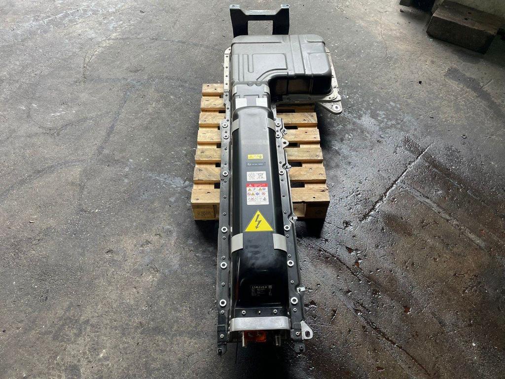 Hybride hoogspannings accu Lynk & Co 01, Onderdelen@venauto.nl, Van der Ven Autorecycling B.V., Gebruikt, Ettenseweg 76, 4706 PB Roosendaal, The Netherlands