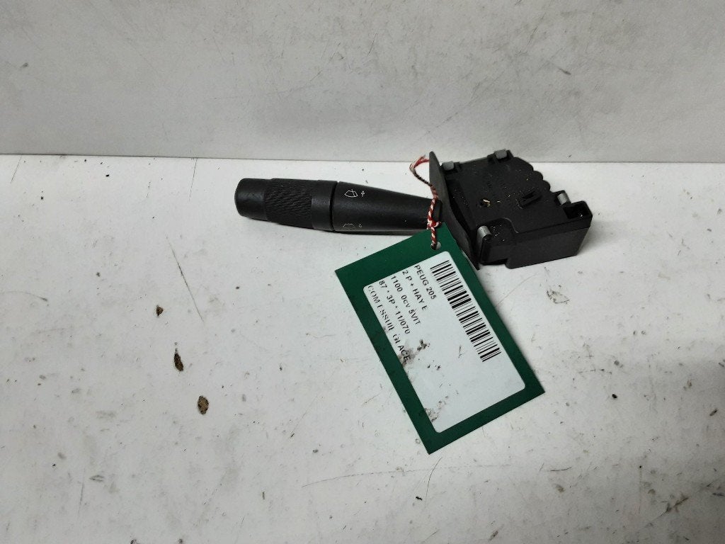 COMMODO ESSUIE-GLACE Peugeot 205 II (20A / C), Autos : Pièces & Accessoires, Mevr. I. Hauben, Utilisé, Rue de l'Espoir 34 34
4030  GRIVEGNÉE, BE
