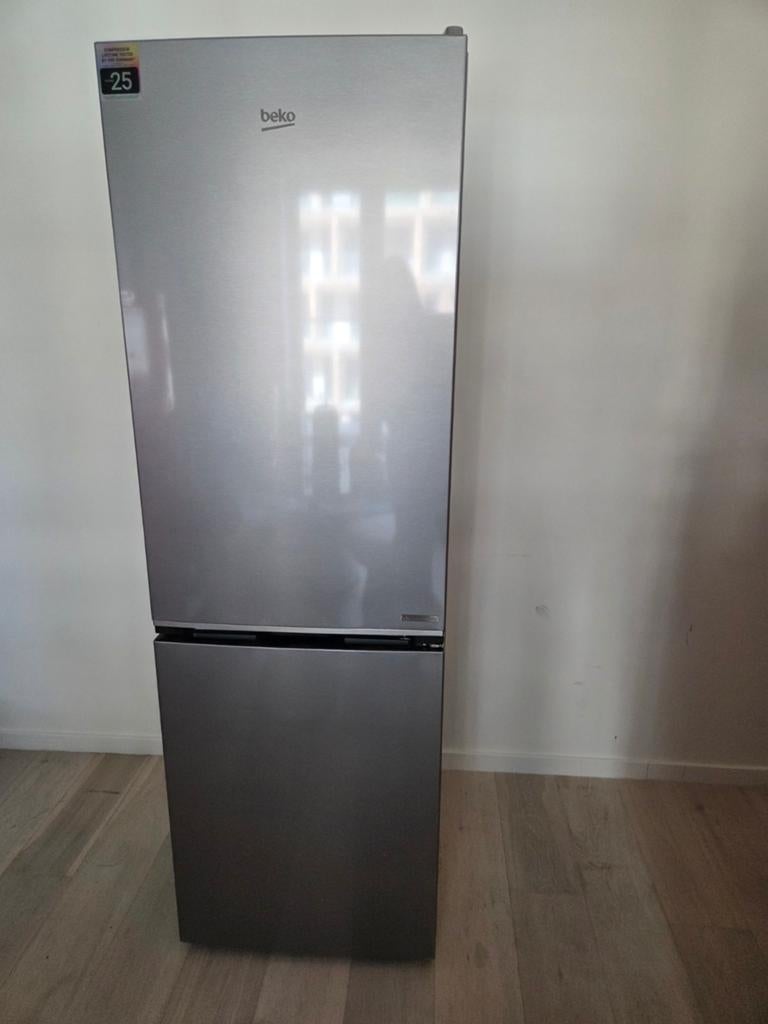 BEKO als nieuw in garantie koel vries kast energielabel A, Ophalen