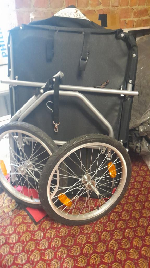 Te koop.doggy deluxe exclusivio, Fietsen en Brommers, Fietsaccessoires | Aanhangwagens en Karren, Ophalen, Hondenkar