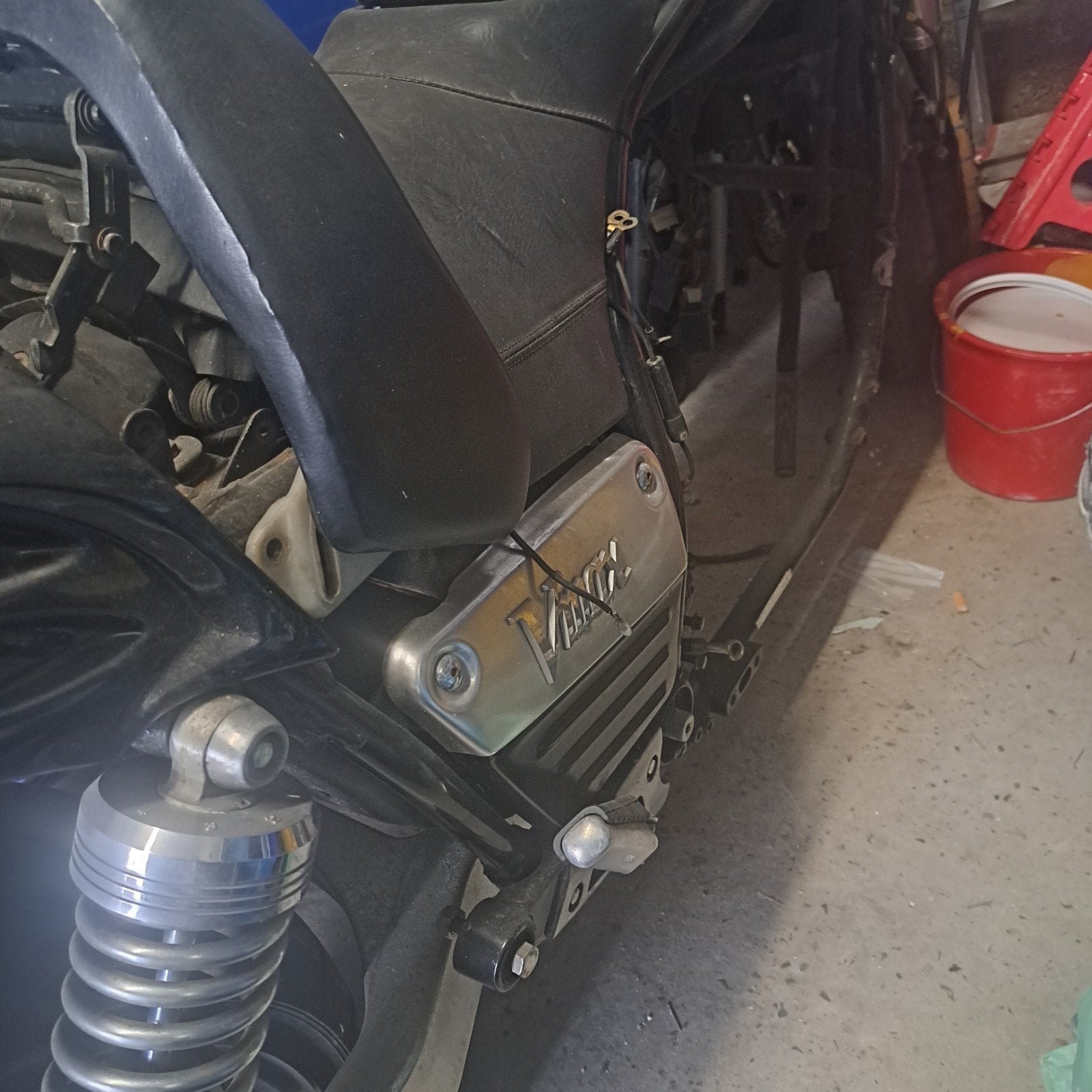 v max, Motos, Enlèvement