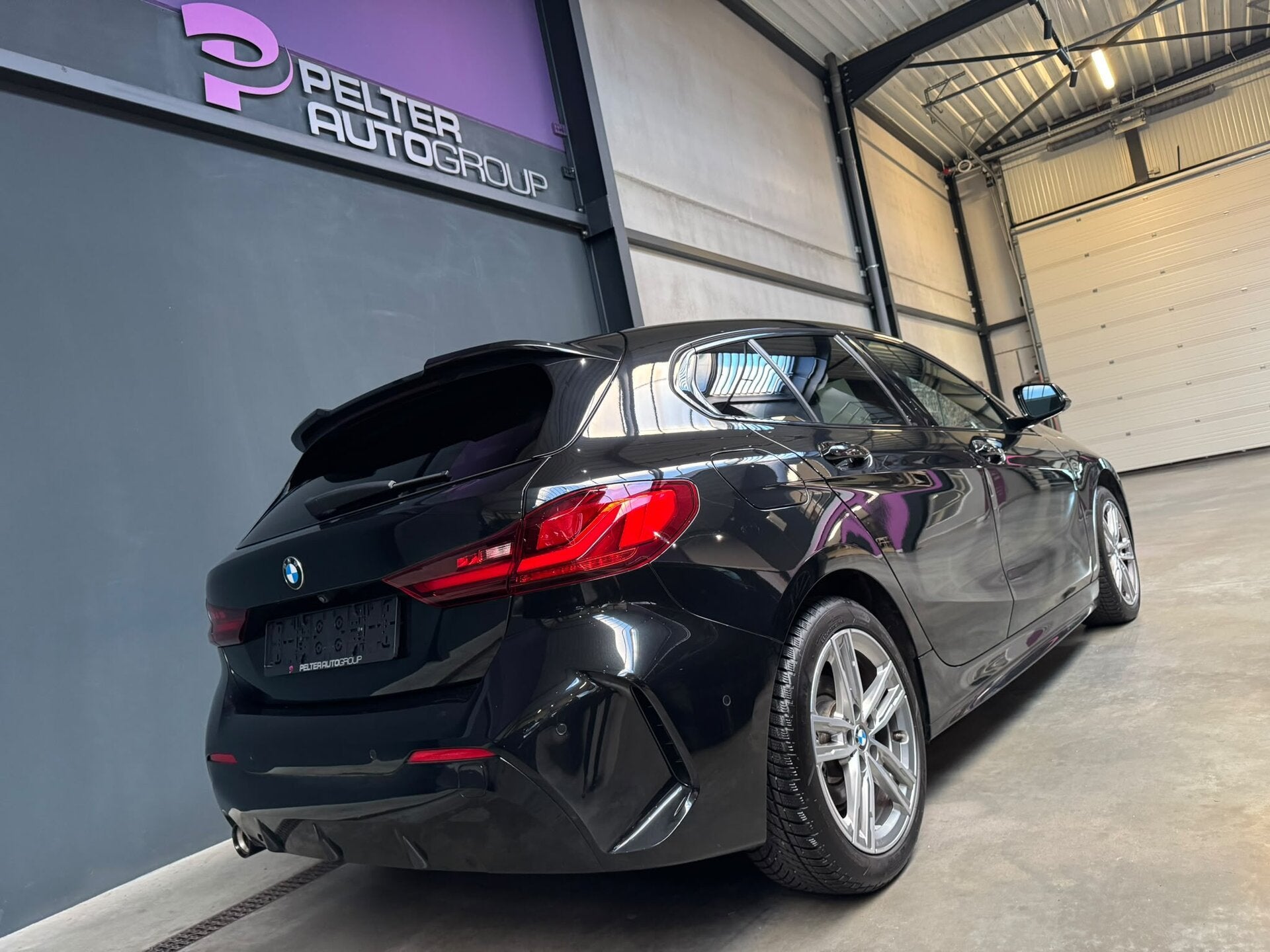BMW 118 i M-Sport Automaat 136pk GPS Camera LED, Auto's, 1 Reeks, Bedrijf, 5 zetels, 5 deurs