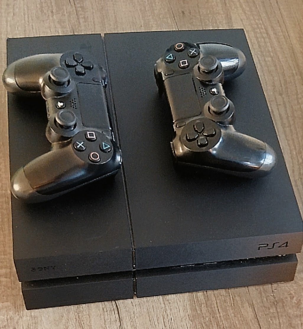 PlayStation 4 + 2 Controllers, Ophalen, Met 2 controllers, Zo goed als nieuw, 1 TB