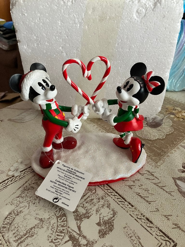Disneyland Parijs kerstbeeld Mickey & Minnie mouse, Collections, Enlèvement ou Envoi, Mickey Mouse, Neuf, Statue ou Figurine