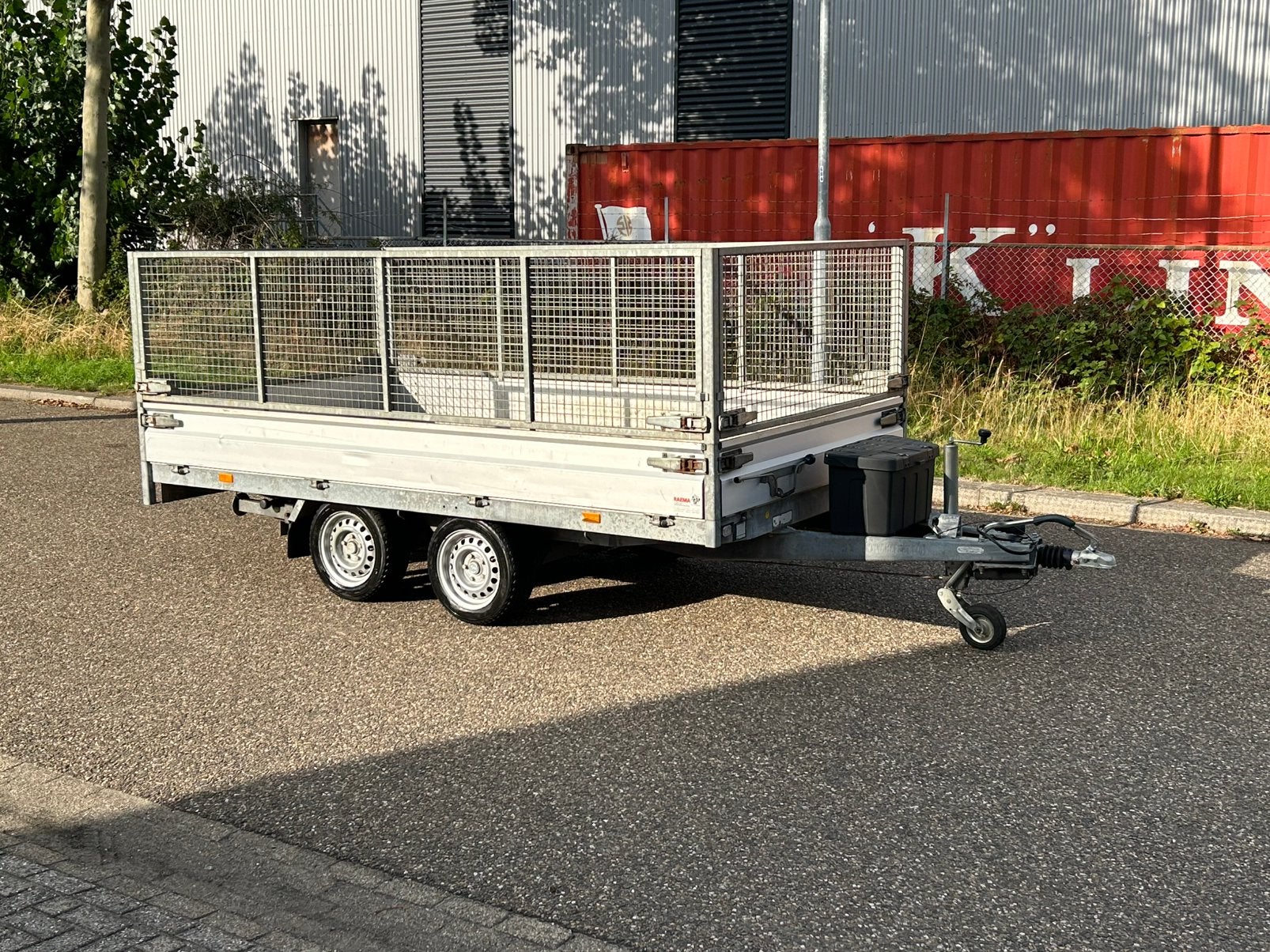Hapert plateauwagen aanhanger met loofrekken, Ophalen, Zo goed als nieuw