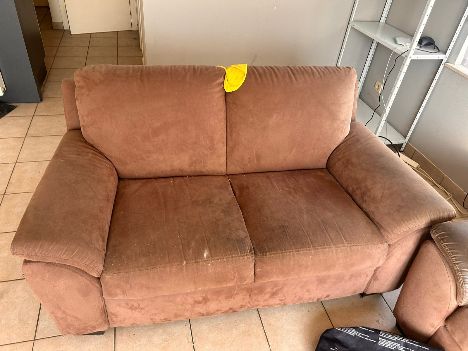 Kleine bruine zetel, Ophalen, Gebruikt, Vierpersoons of meer