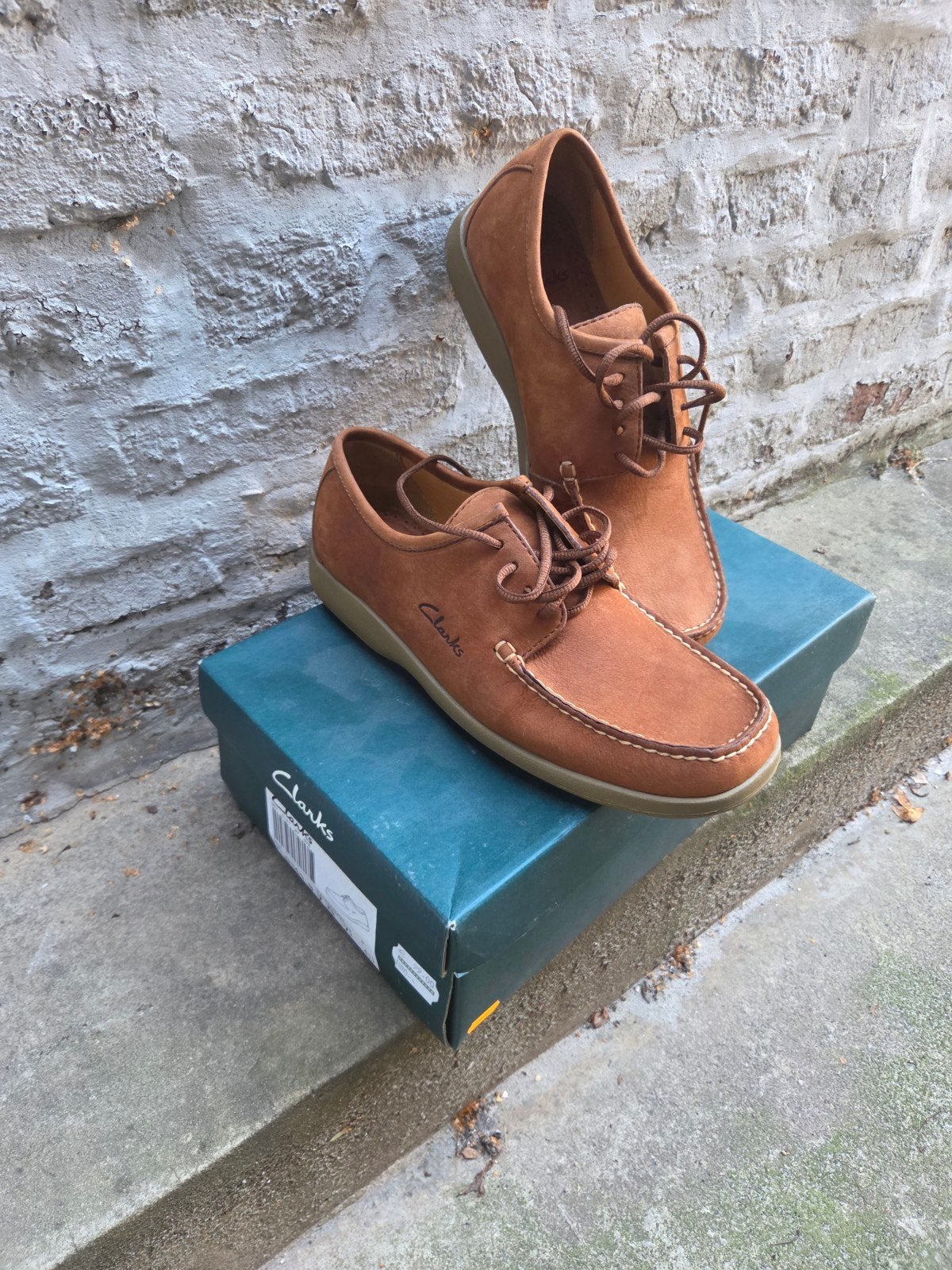 chaussure  Clarks, Enlèvement
