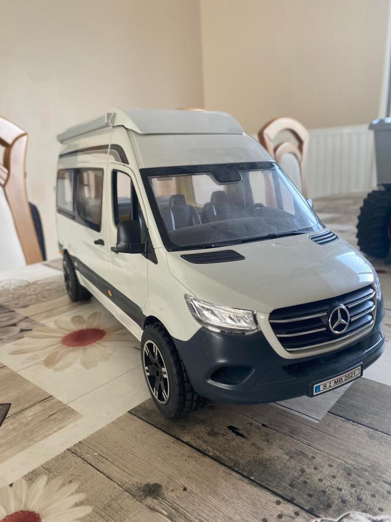 Bruder Mercedes camper, Ophalen