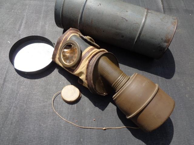 WO 2 Frans gasmasker met filter en orig. gasm. bus, Verzamelen, Militaria | Tweede Wereldoorlog, Landmacht, Overige typen, Ophalen of Verzenden