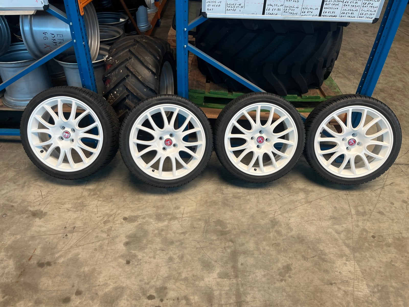 Jantes 17 pouces Abarth 4x98/Bridgestone Blizzak 6, Autos : Pièces & Accessoires, Neuf, Pneus et Jantes, Pneus hiver, Véhicule de tourisme