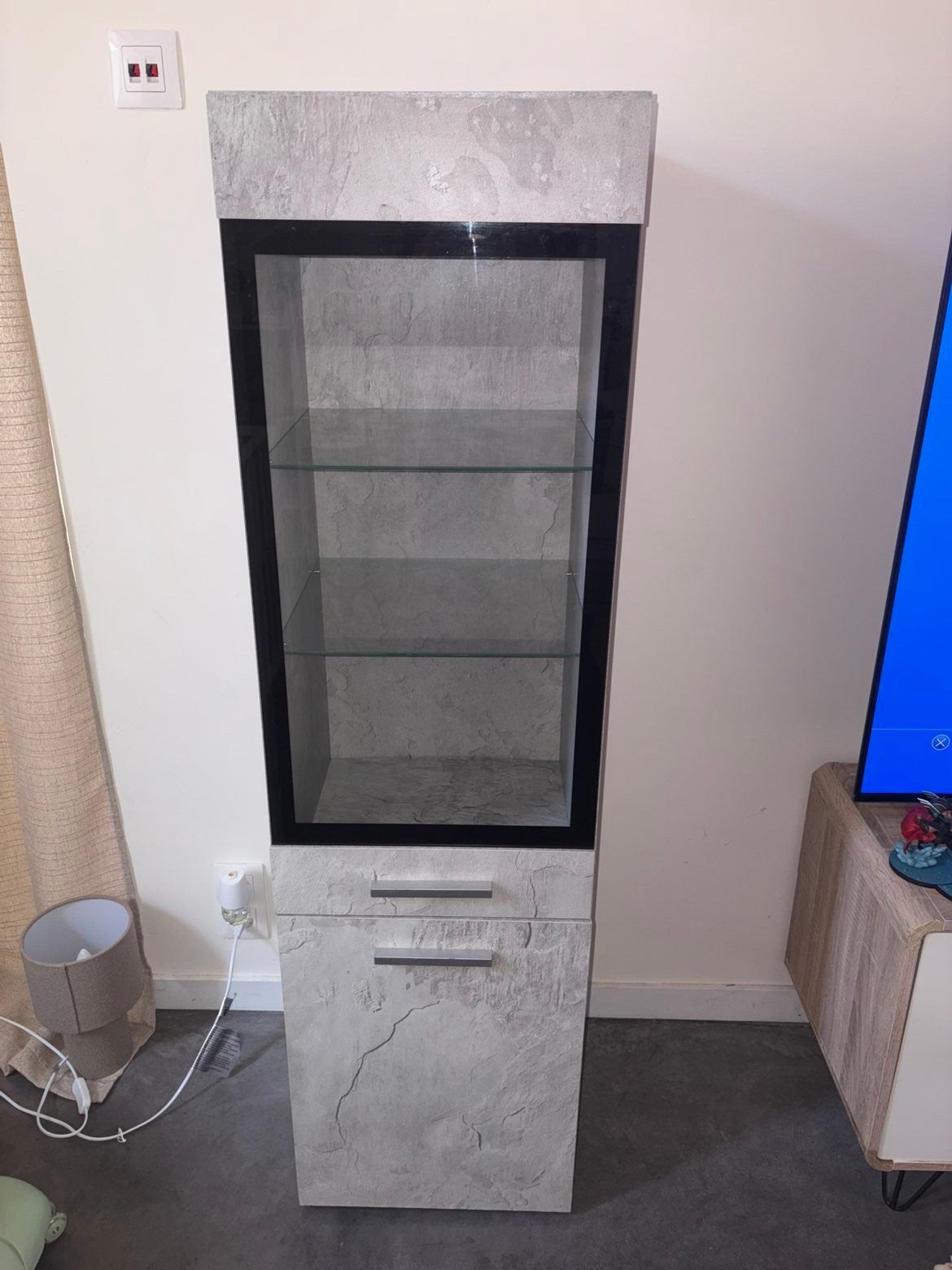 Vitrine, Enlèvement, Comme neuf