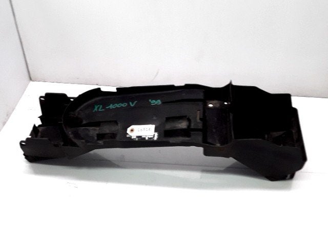 XL1000V 1999 - 2002 Honda Batterijbak D1-27722