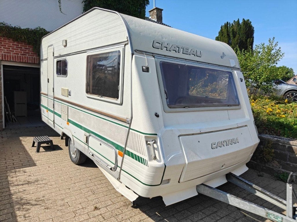 Caravan (Cantara 928T), Caravans en Kamperen, Caravans, Particulier, 5 tot 6 meter, Standaardzit, Chateau