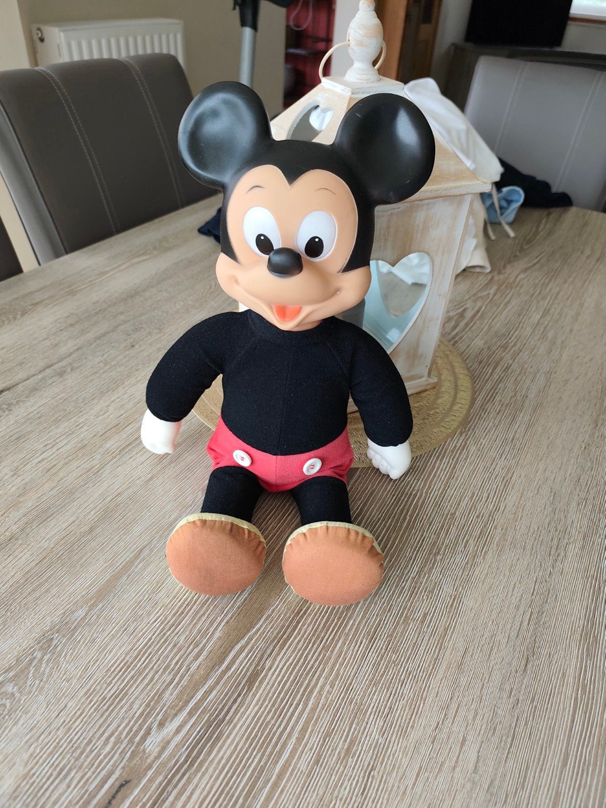 Mickey mouse, Ophalen