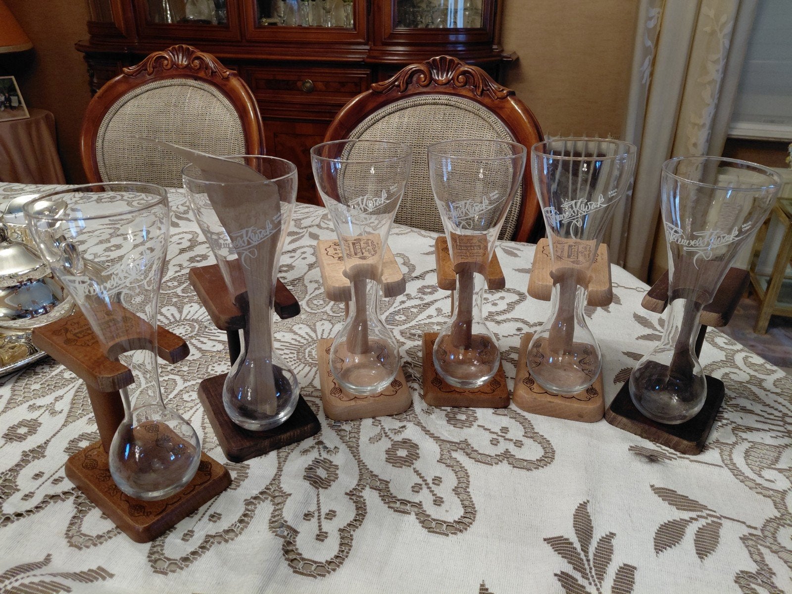 6 kwak glazen, Ophalen