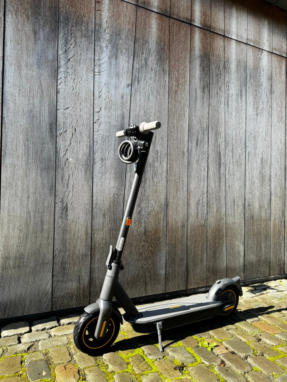 Ninebot MAX G30 (incl slot en helm!), Fietsen en Brommers, Ophalen, Gebruikt, Elektrische step (E-scooter)