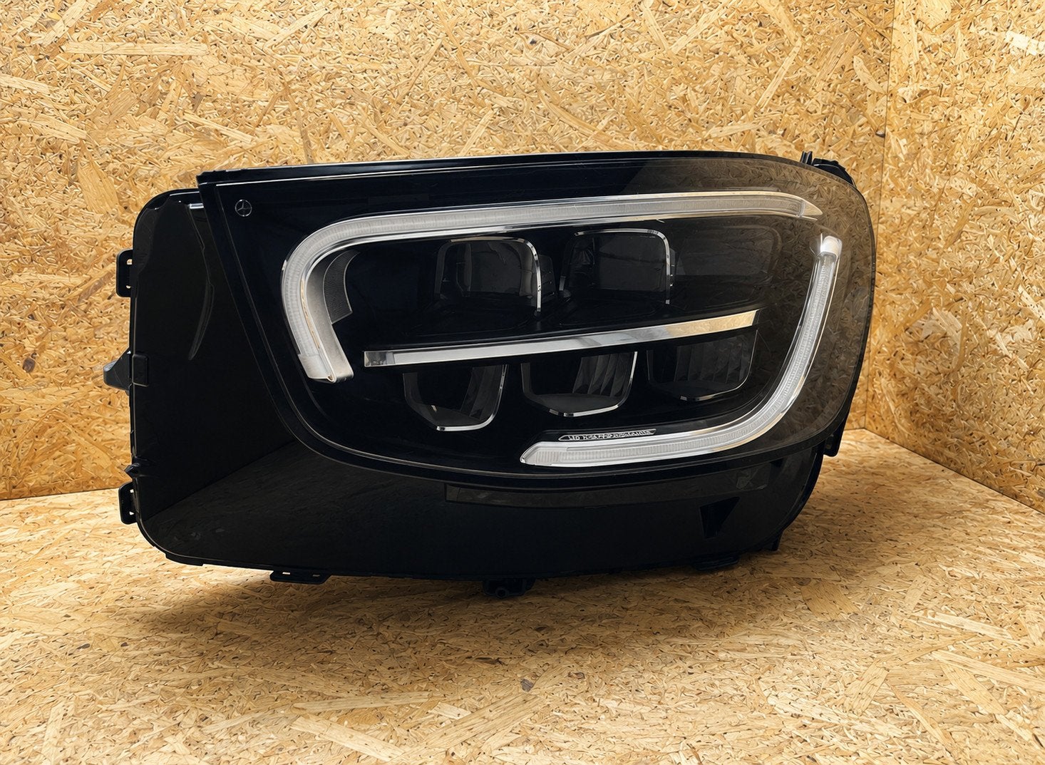 Phare gauche Mercedes GLC X253 C253, Mercedes-Benz AG, Mercedes-Benz, Utilisé, Mercedesstrasse 120
70372  Stuttgart, DE