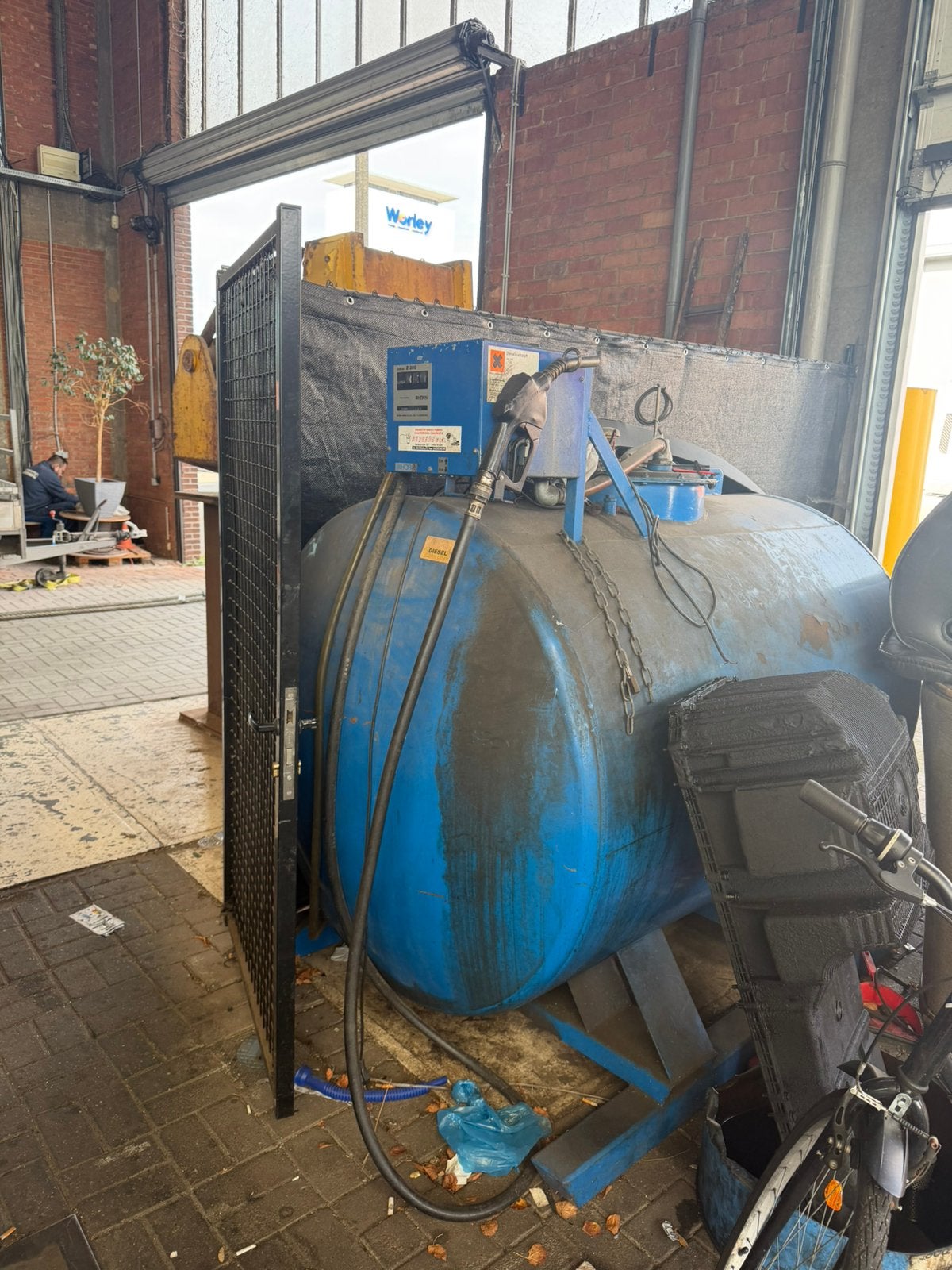 Diesel tank, Doe-het-zelf en Bouw, Ophalen, Zo goed als nieuw