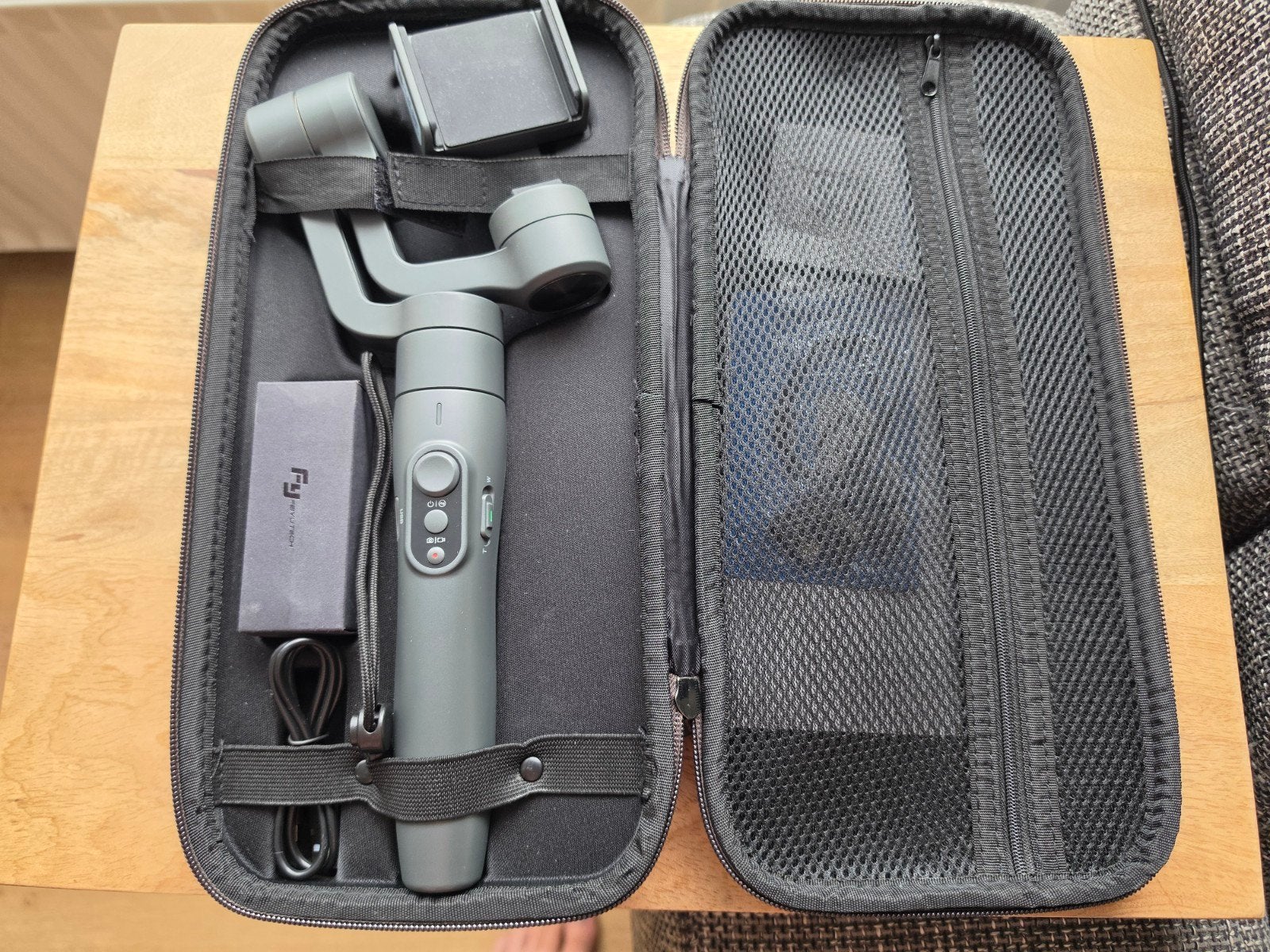 FeiyuTech Vimble 2 Gimbal voor Smartphone € 50 euro

Te koop, Enlèvement ou Envoi, Cardan