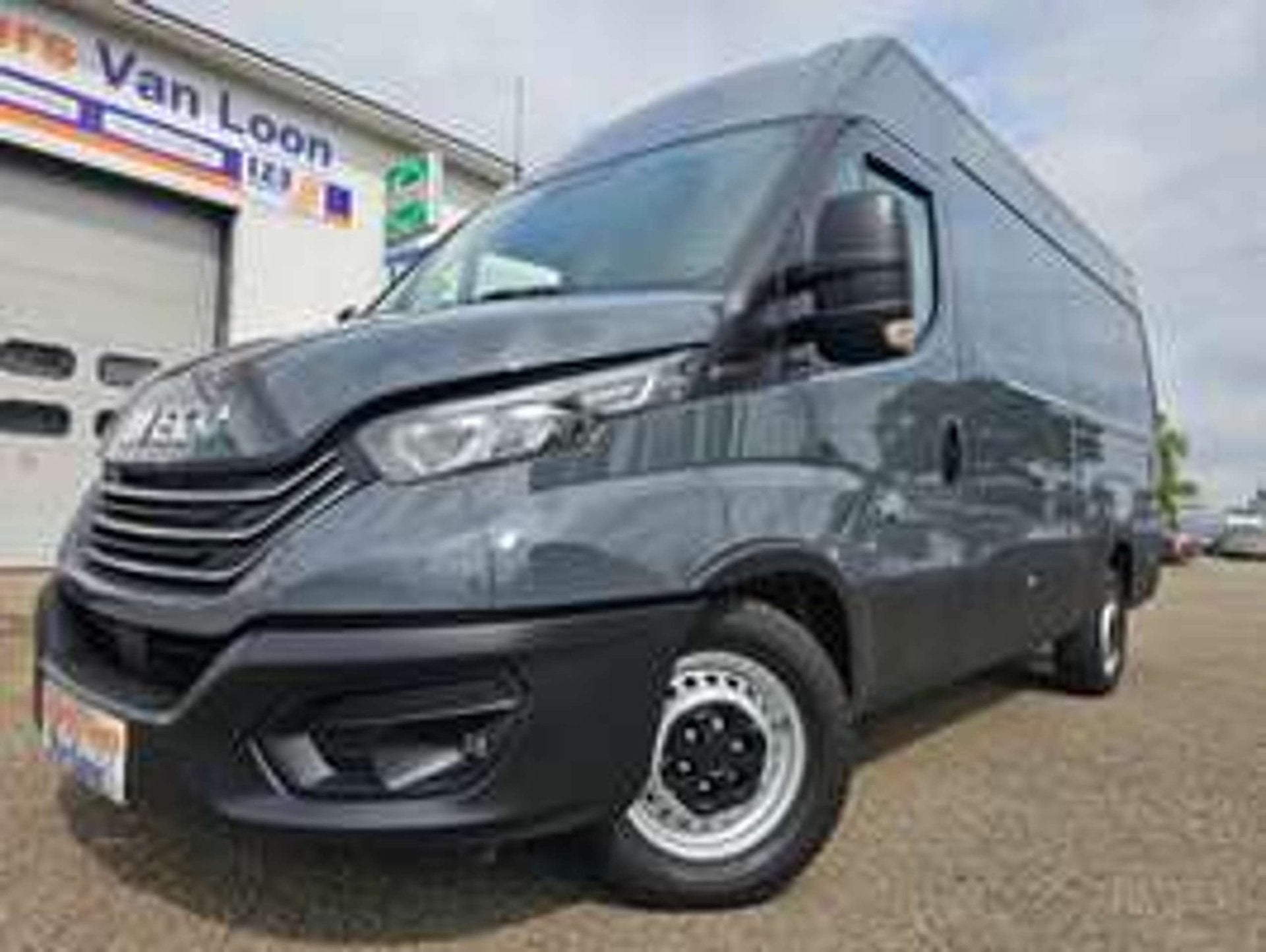 Iveco Daily 35C18V 3.0 180Pk Turbo VGT Hi-Matic, 3Zit Pdc Ca, Automaat, 2382 kg, Stof, Euro 6