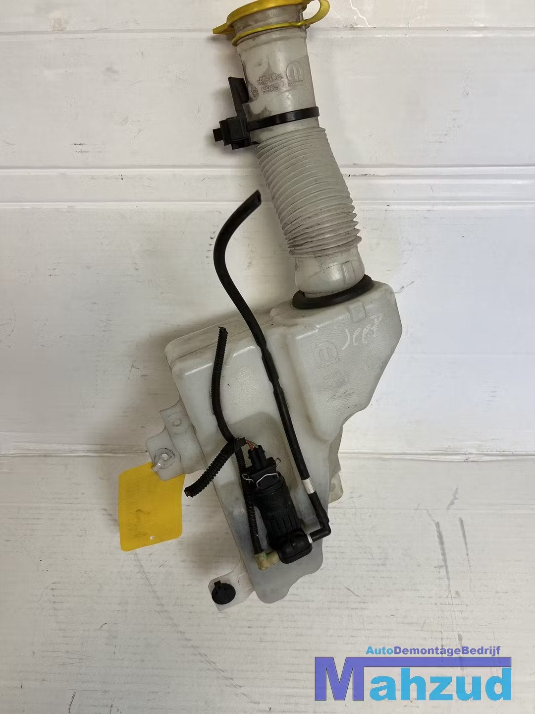 JEEP RENEGADE ruitensproeiertank reservoir 2015-2018, Auto-onderdelen, Gebruikt, Stellantis N.V., Info@stellantis.com, Taurusavenue 1
2132 LS  Hoofddorp, NL