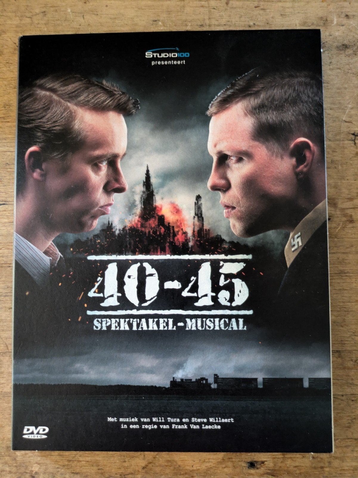 dvd 40-45 spektakel - musical, Cd's en Dvd's, Dvd's | Muziek en Concerten, Ophalen of Verzenden
