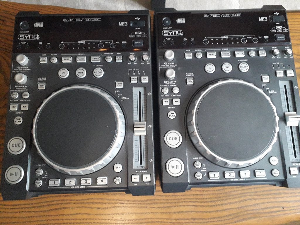 DMC 1000 SYNQ & lazer, DJ