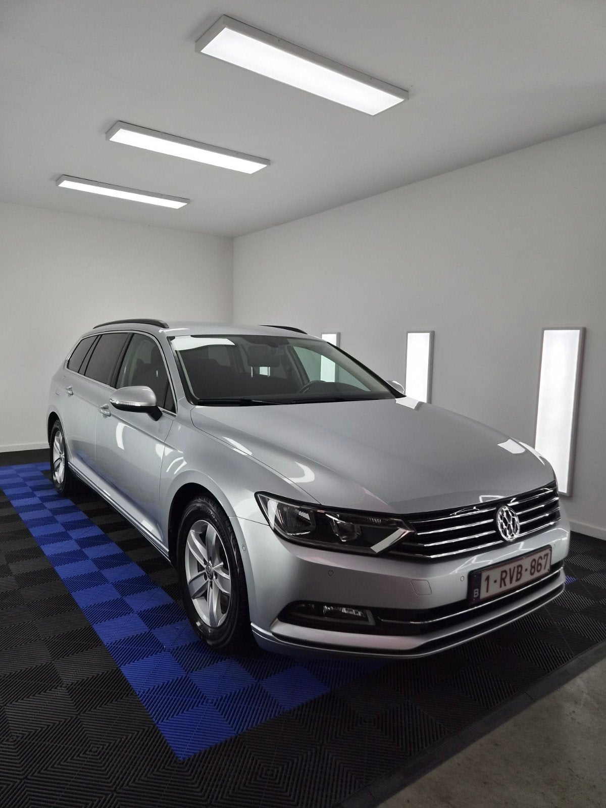 Passat, Autos, Volkswagen, Argent ou Gris, Boîte manuelle, Noir, 5 portes