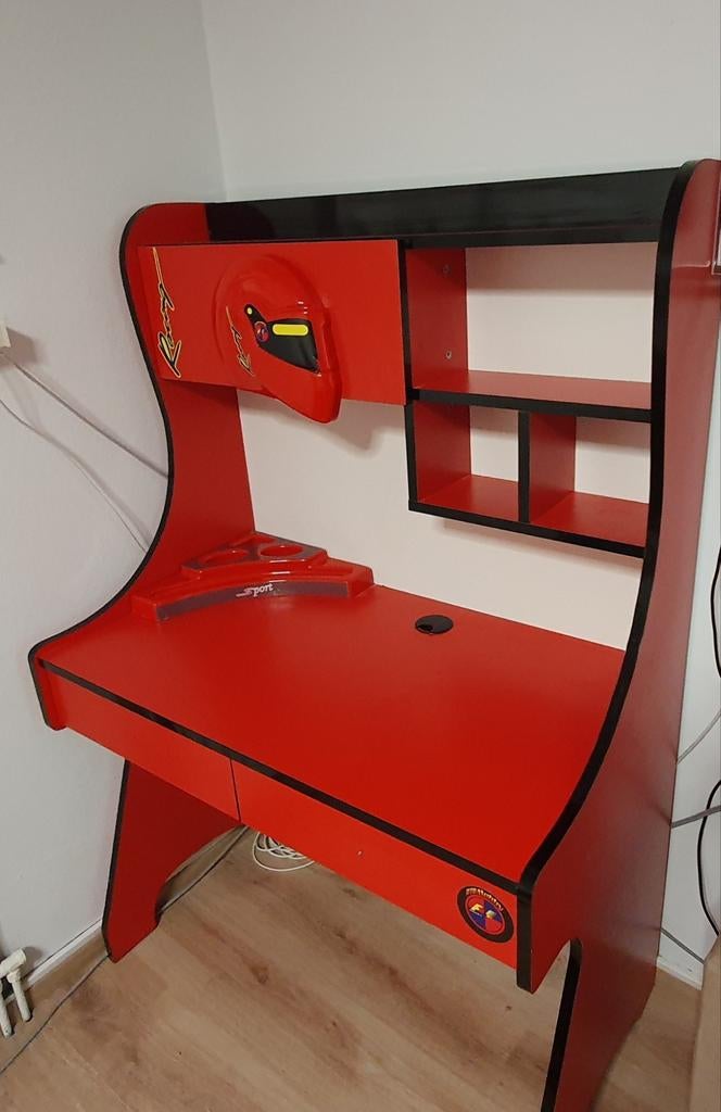 Bureau van disney Racing, Ophalen, Zo goed als nieuw