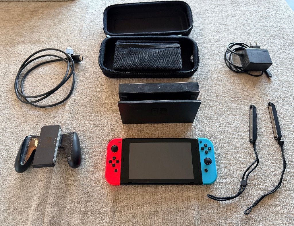Nintendo Switch V1 — zonder drift, compleet met accessoires, Games en Spelcomputers, Spelcomputers | Nintendo Switch, Ophalen
