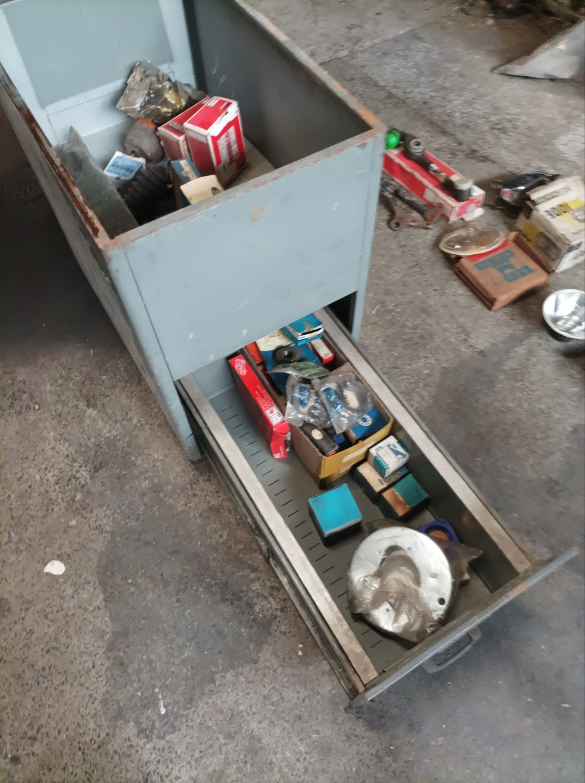 armoire métallique, Enlèvement