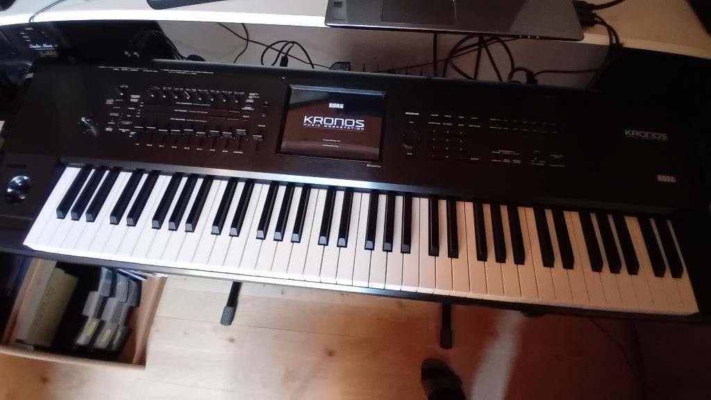 Korg Kronos 1, 73 keys, Muziek en Instrumenten, Keyboards, Ophalen, Gebruikt, Korg