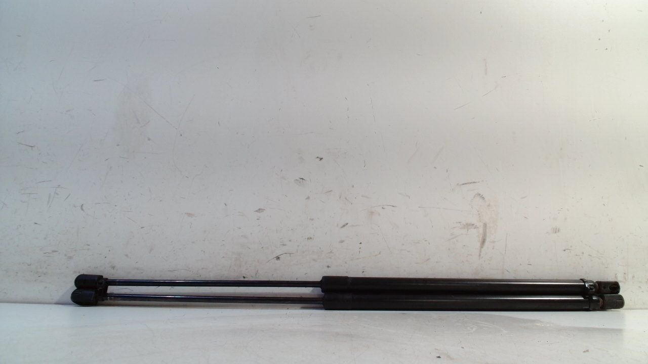 Gasdrukveerset achter Mercedes-Benz ML-Klasse, Onderdelen@venauto.nl, Van der Ven Autorecycling B.V., Gebruikt, Ettenseweg 76, 4706 PB Roosendaal, The Netherlands