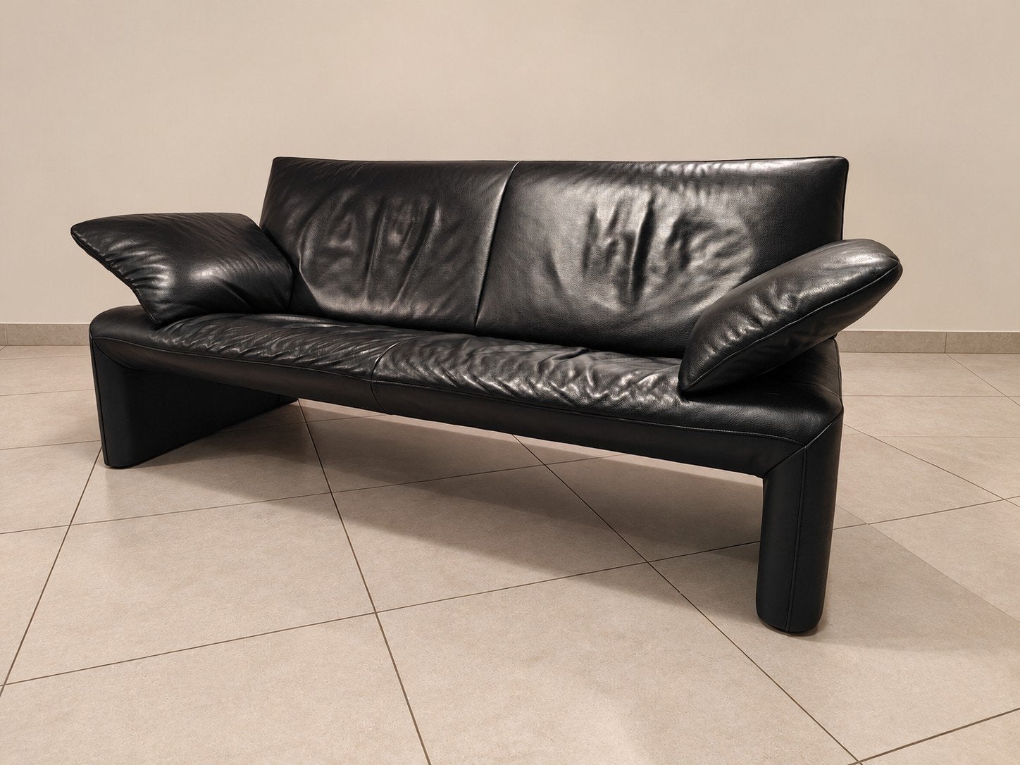 Chaise en cuir noir Jori Linea, Maison & Meubles, 200 à 250 cm, Banc droit, Comme neuf, Enlèvement