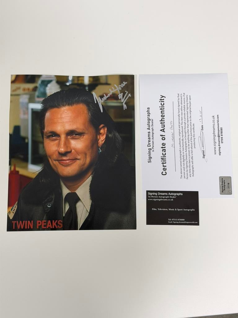 Michael Horse Signed Foto Twin Peaks + Certificaat COA 26x20, Ophalen of Verzenden, Nieuw, Foto of Kaart, Gesigneerd