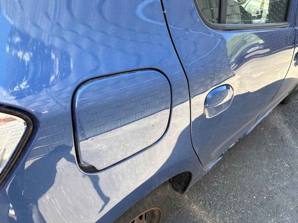 TRAPPE D'ESSENCE Dacia Sandero II (01-2012/12-2018), Dacia, Renault Deutschland AG, Utilisé, Peter-Huppertz-Straße 5
51063  Köln, DE