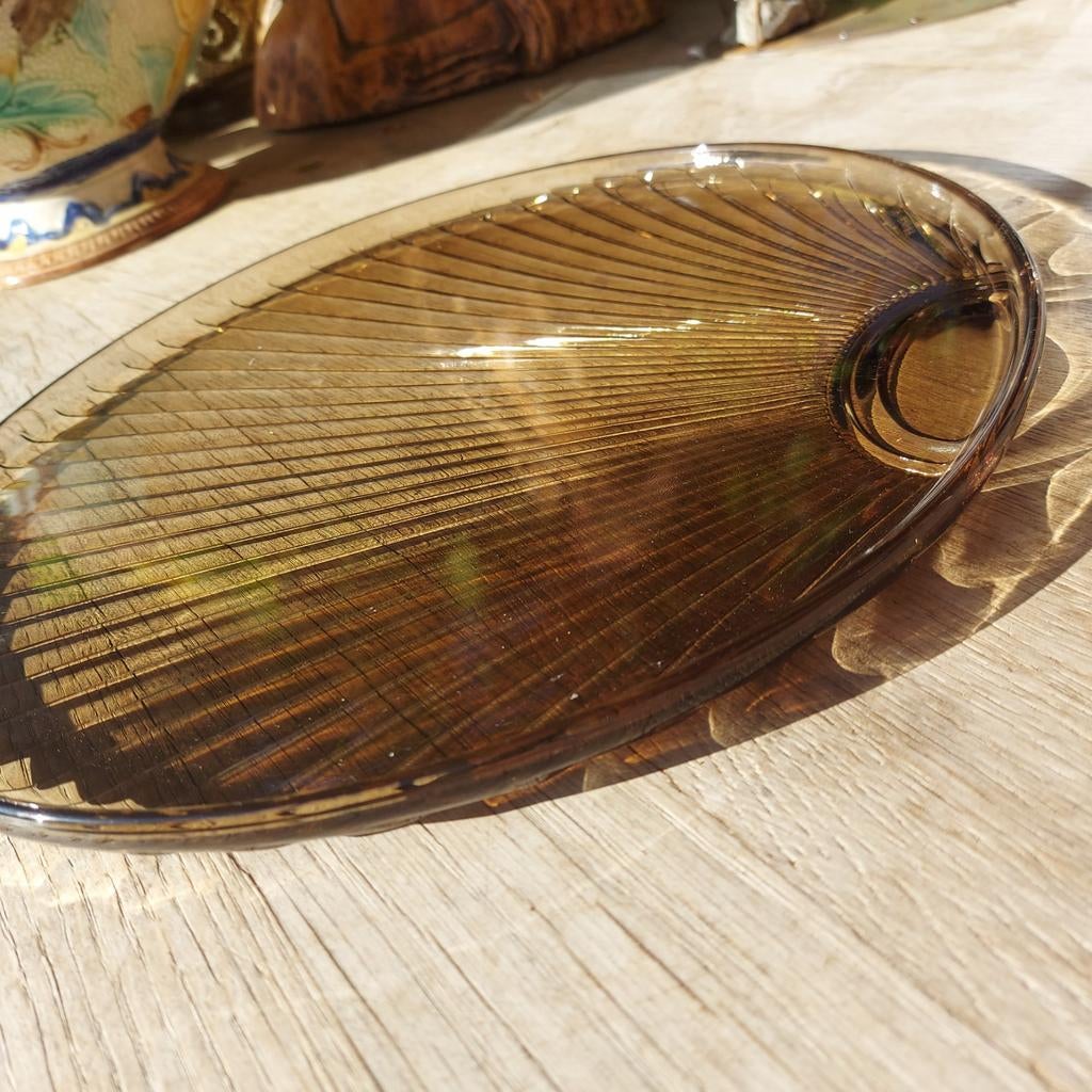 Ronde/rookglas/schaal/reliëf in schelpvorm/france/Jr 70, Ophalen of Verzenden