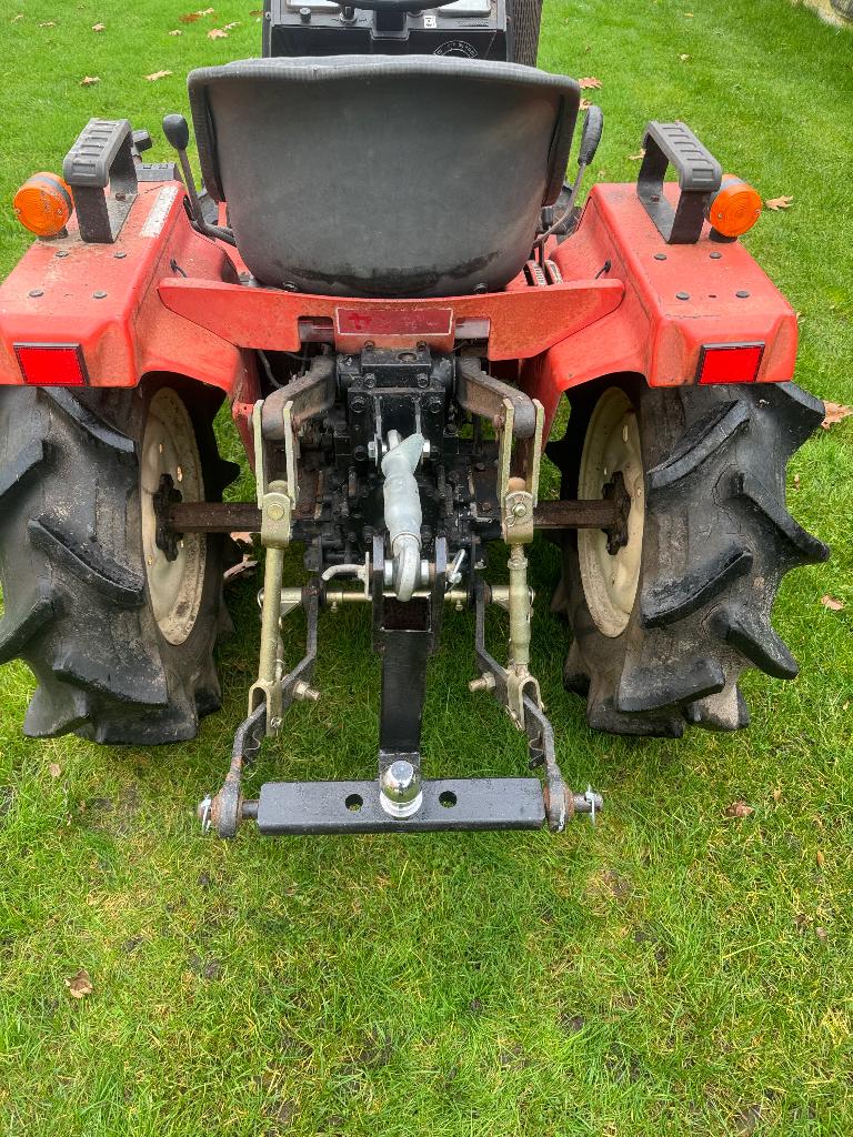 tracteur yanmar 4x4 type F13D avec attelage, Articles professionnels, Enlèvement
