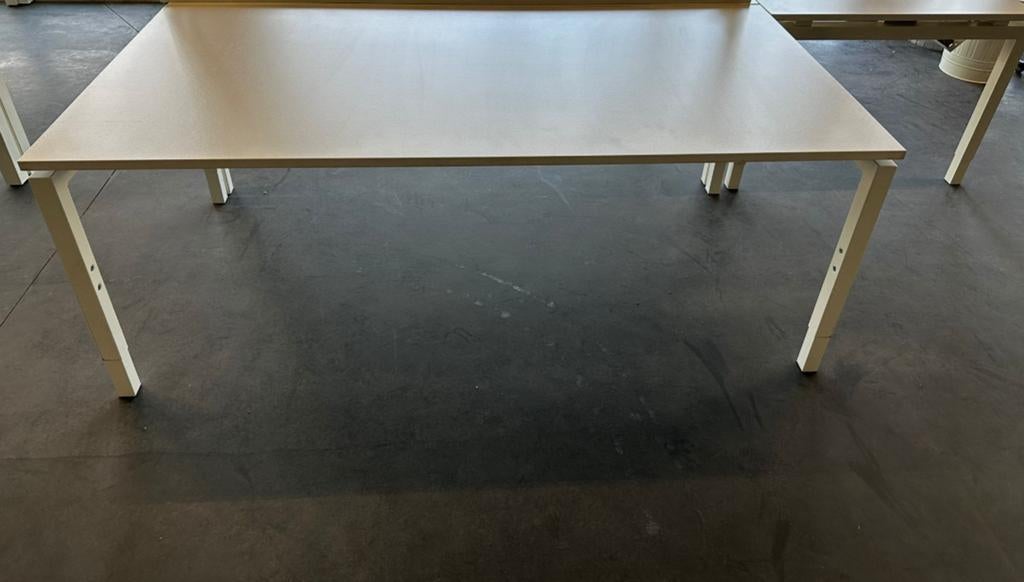 5x Witte bureau, Maison & Meubles, Bureaux, Enlèvement, Goulotte de câbles, Comme neuf, Blanc
