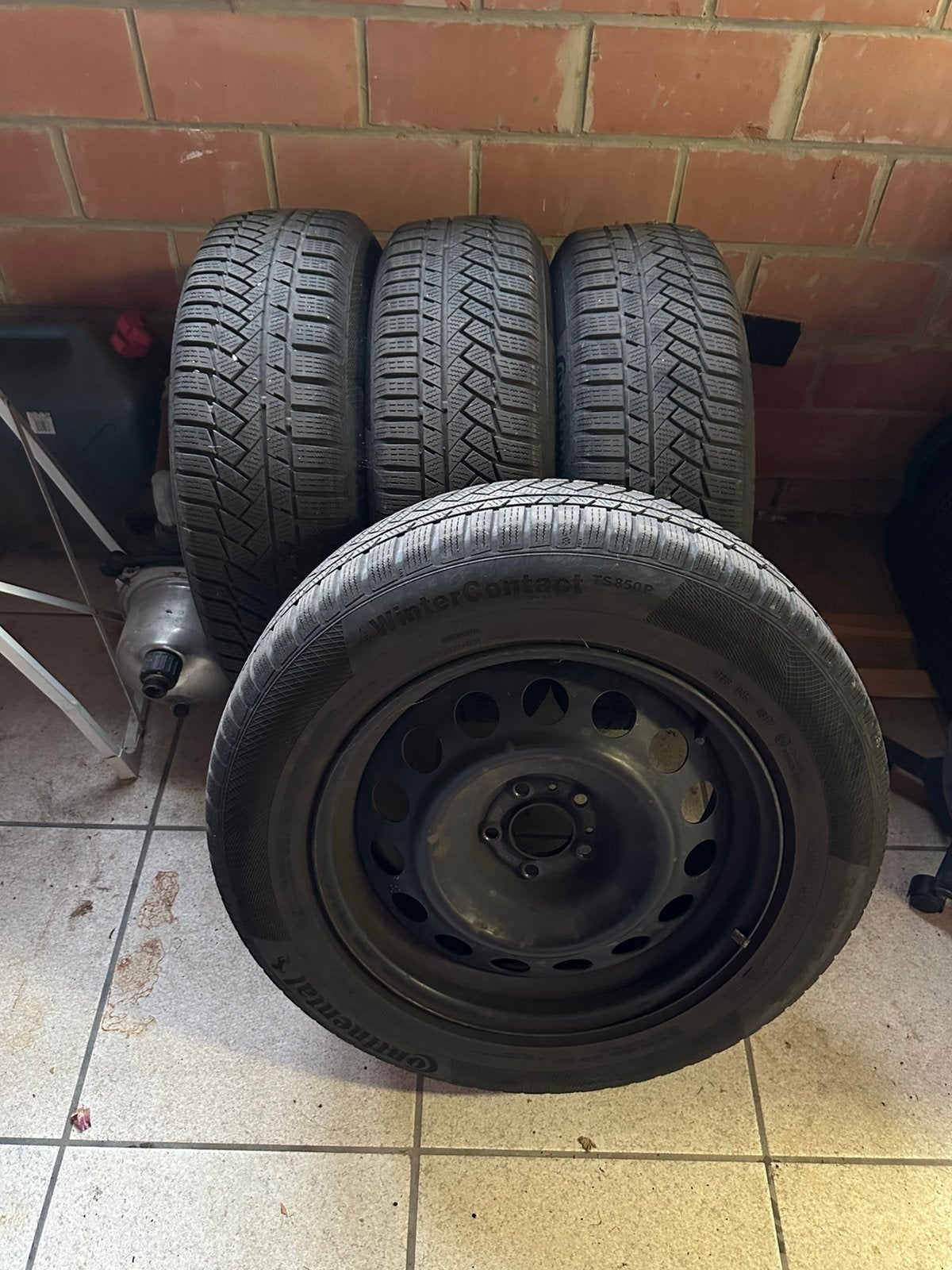 Pneus d'hiver Continental 215/65 R17H, Neuf, Pneus et Jantes, Véhicule de tourisme, 17 pouces