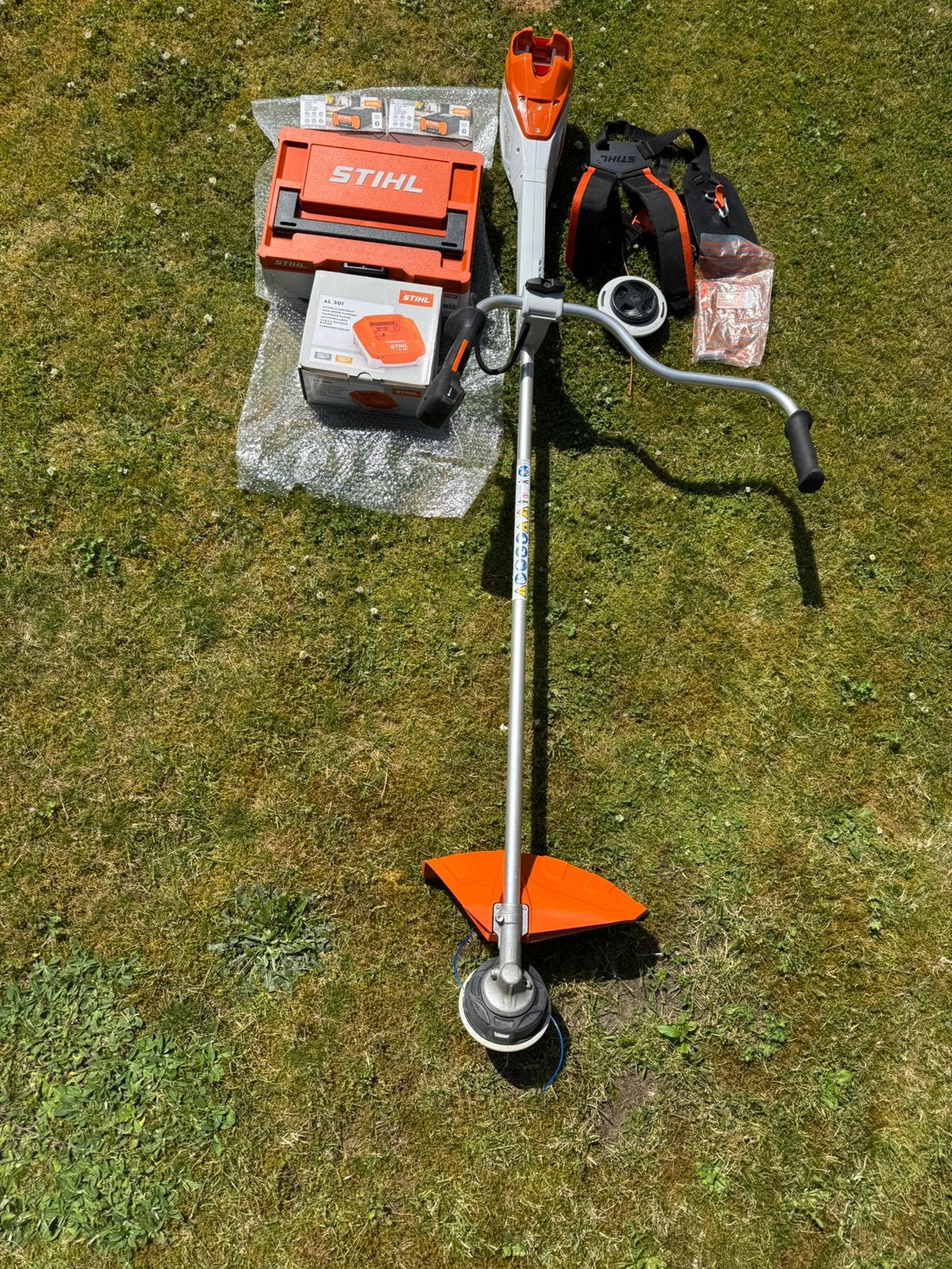 Stihl Fsa 135 accu bosmaaier met nieuwe premium powerbox, Ophalen, Zo goed als nieuw, 10 tot 30 cm, Accu