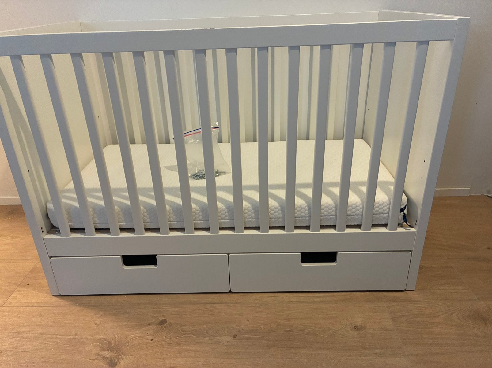 Babybed Ikea, Kinderen en Baby's, Kinderkamer | Bedden, Ophalen, Gebruikt, Matras
