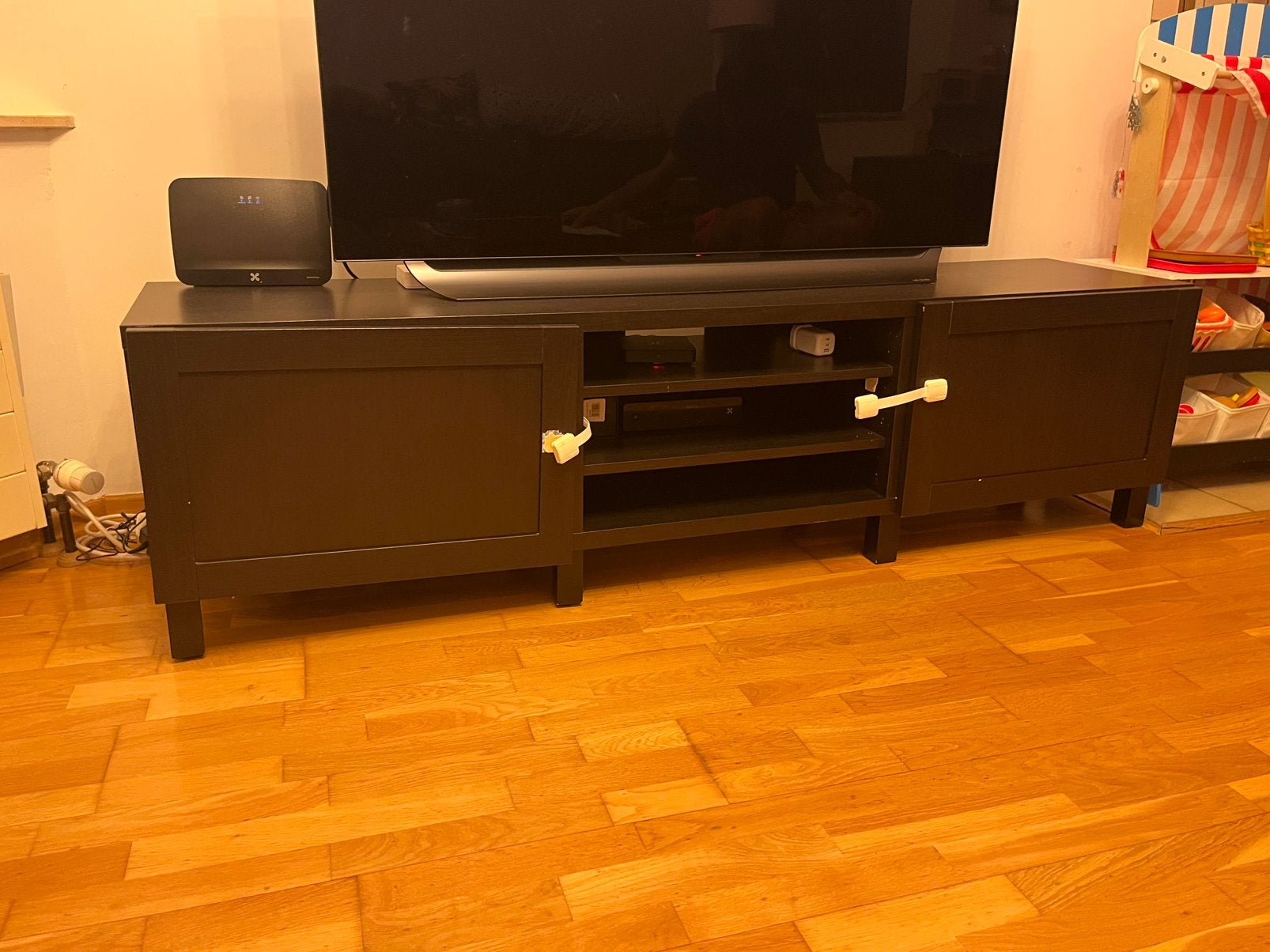 TV Unit IKEA – €80 | Meuble TV IKEA – 80 €, Maison & Meubles, 25 à 50 cm, Moins de 100 cm, 150 à 200 cm, Enlèvement