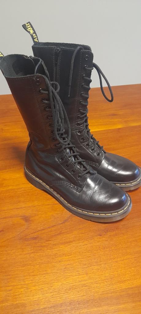 Dr. Martens zwarte hoge schoenen,maat 41,met rits., Ophalen