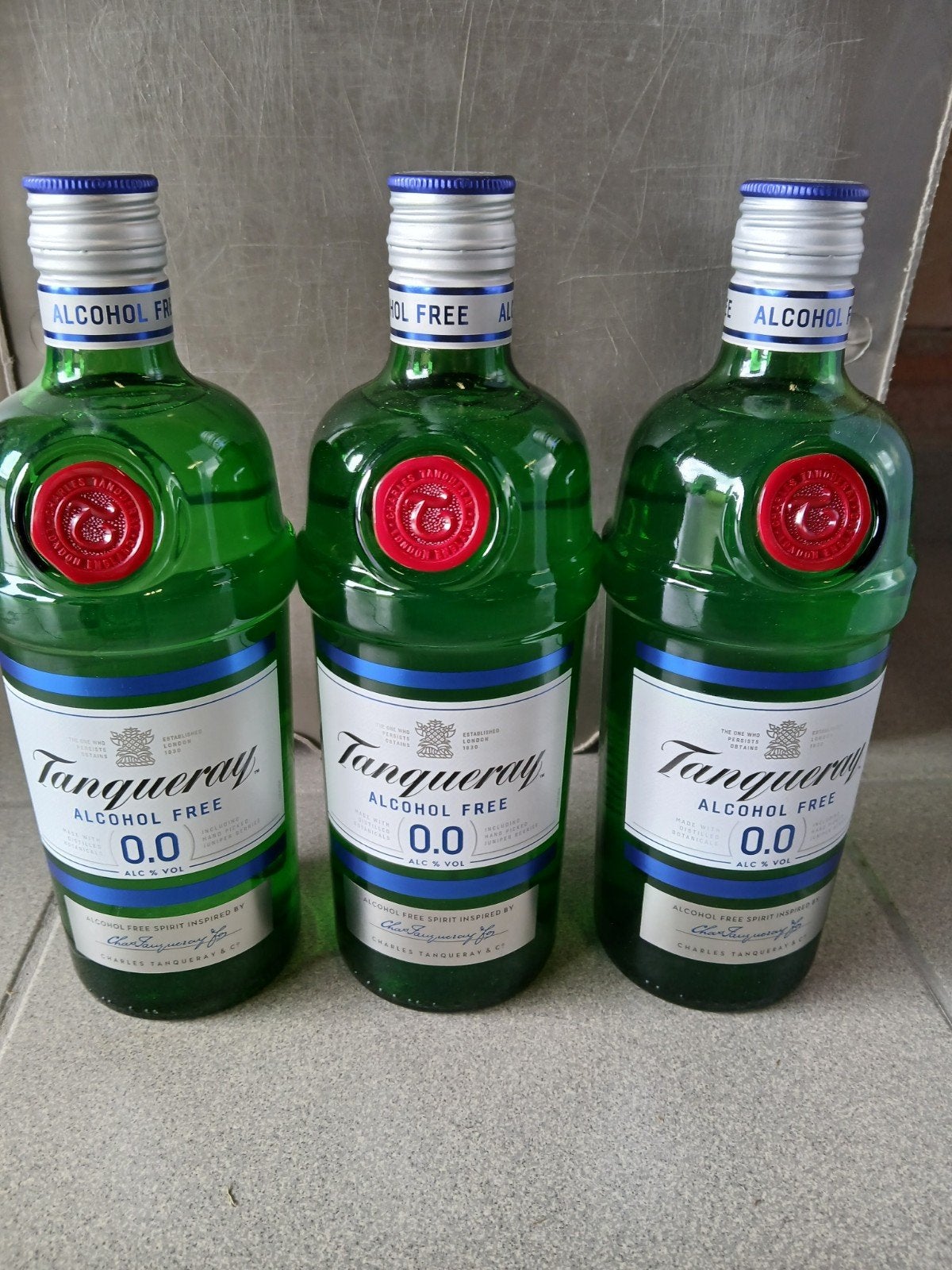 Lot de 3 bouteilles Tanqueray 70 cl 0% gin, Collections, Vins, Enlèvement, Neuf, Autres régions, Autres types